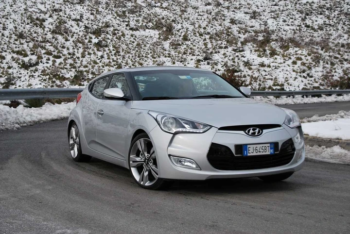 Hyundai Veloster 1.6 GDI Sport: la prova su strada