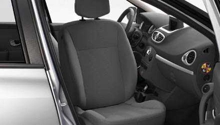 Sulla Clio arriva il sedile girevole: 1.600 euro