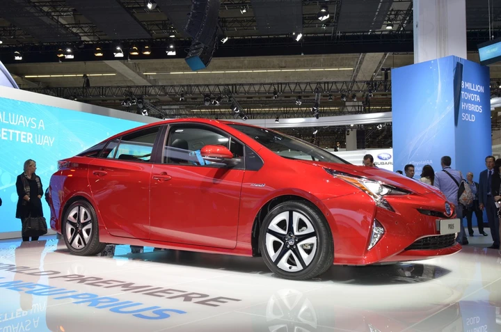 Toyota: a Francoforte la nuova Prius 2016