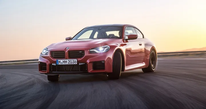 Nuova BMW M2 2023: 460 CV e cambio manuale