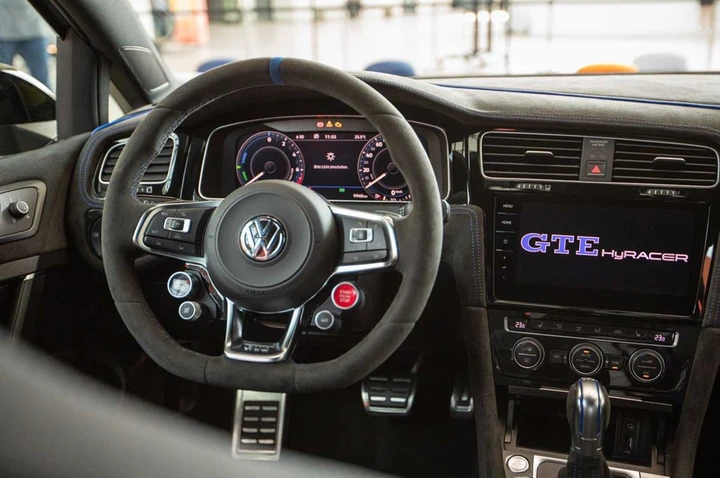 Volkswagen Golf GTE HyRacer 2020: immagini ufficiali