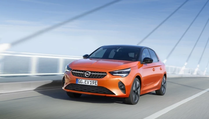 Opel Corsa, la sesta generazione inaugura l’era elettrica