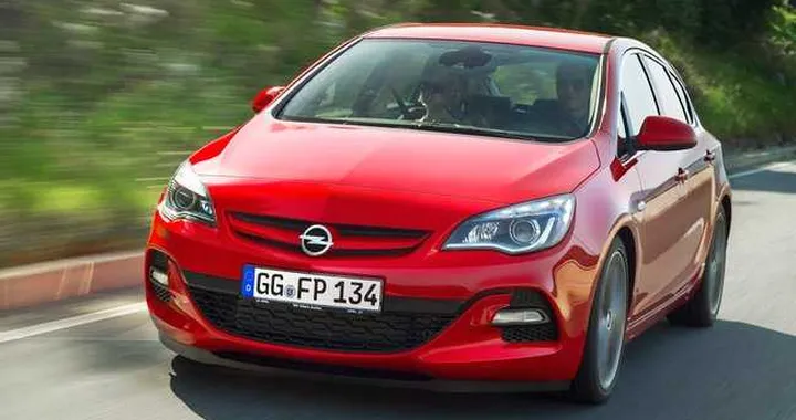Opel Astra BiTurbo: un diesel da 195 CV
