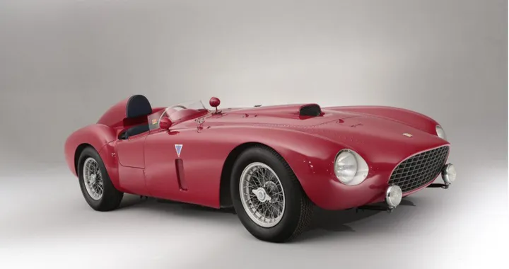 Bonhams: la Ferrari 375 Plus aggiudicata per quasi 14 milioni. E' record