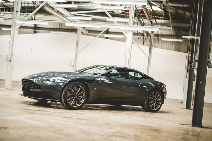 Aston Martin DB11 Classic Driver Edition: immagini ufficiali