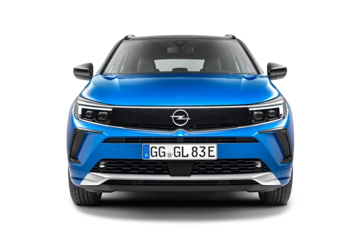 Opel Grandland 2022: immagini ufficiali