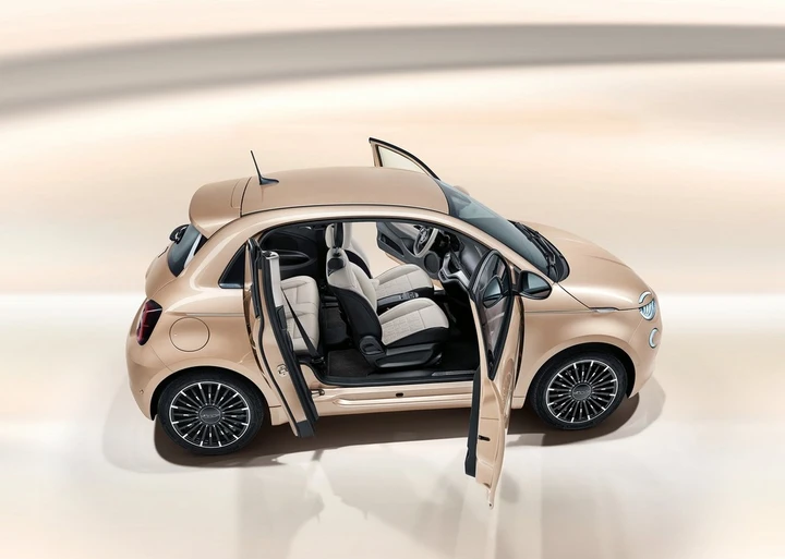 Fiat 500 3+1 elettrica: immagini ufficiali