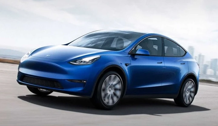 Tesla Model Y: debutta il nuovo crossover