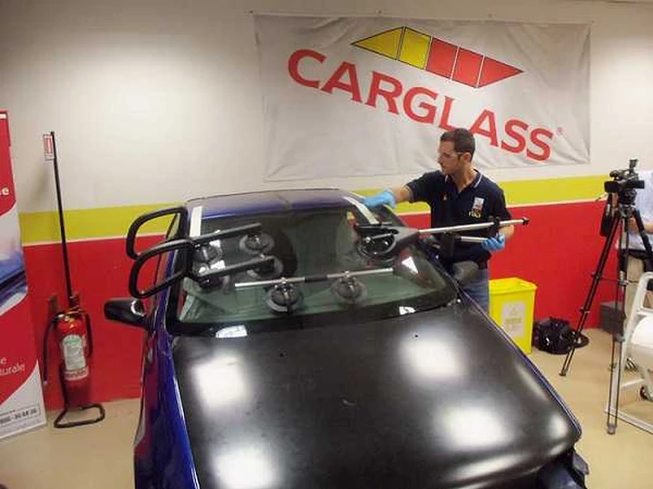 Sostituzione dei vetri: Carglass fa il punto sui servizi Real Book Online e Remote Advisor
