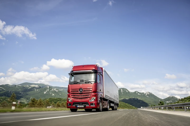 Mercedes Actros 2019: addio agli specchi retrovisori
