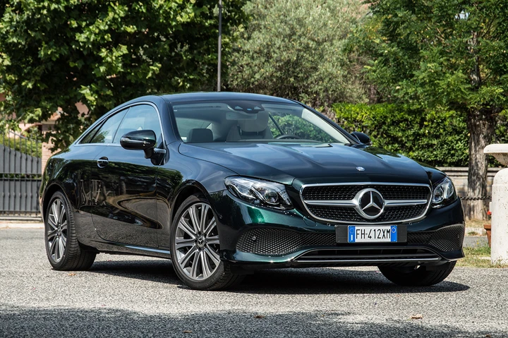Mercedes E Coupé 220d Premium: la prova su strada