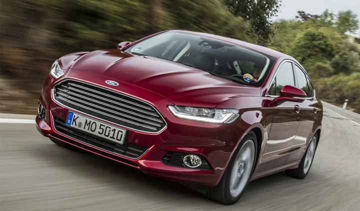 Ford: allo studio i fari del futuro