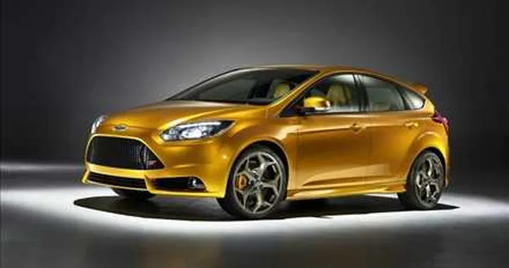 Nuova Ford Focus ST: 250 CV e scarico centrale