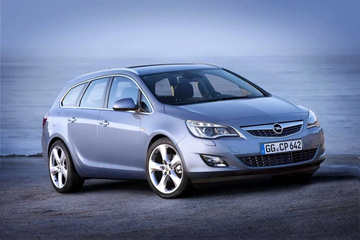 Opel Astra Sport Tourer: la vedremo a Parigi