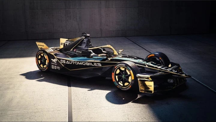 DS Automobiles alza la posta: ecco la nuova DS E-TENSE FE25
