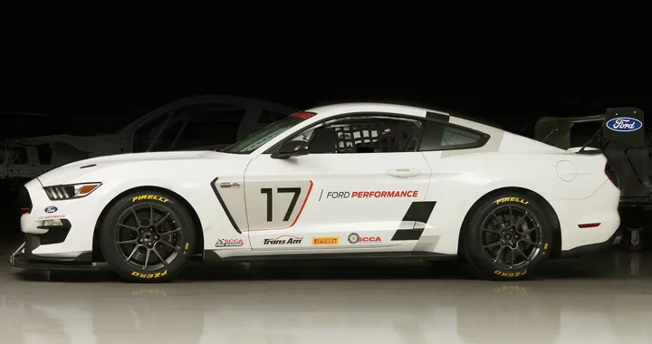 Ford Mustang Shelby FP350S: la muscle car scende in pista