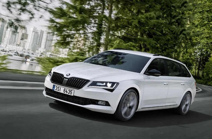Skoda Superb Wagon: il nuovo allestimento SportLine