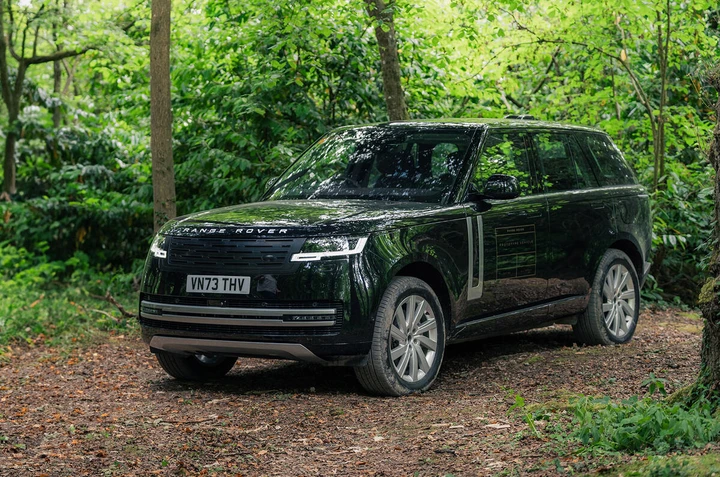 Range Rover Electric: debutto rimandato al 2026, ecco cosa sta succedendo
