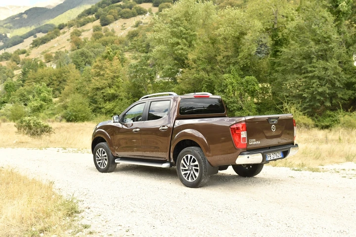 Nissan Navara Double Cab 2.3 dCi 190 Tekna in prova