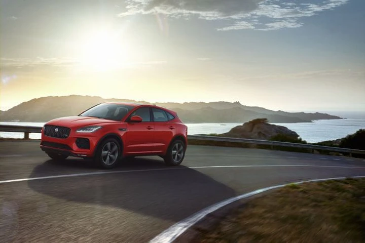 Jaguar E-Pace, debutta la versione speciale Chequered Flag