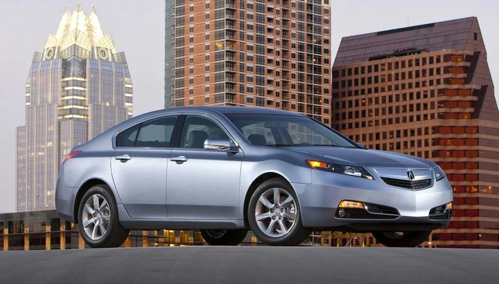 Acura TL: lusso sportivo in salsa giapponese