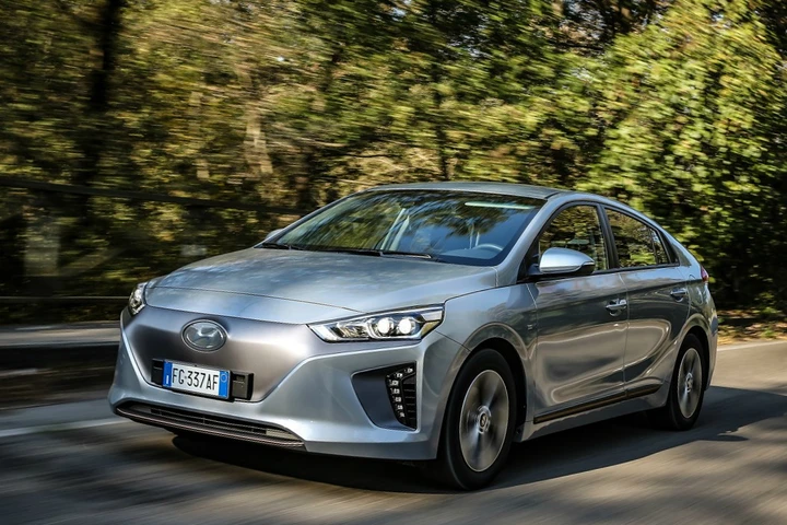 Hyundai Ioniq elettrica è l'auto più efficiente d'Europa