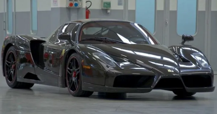 Ferrari Enzo con verniciatura trasparente: il prezzo è da brividi
