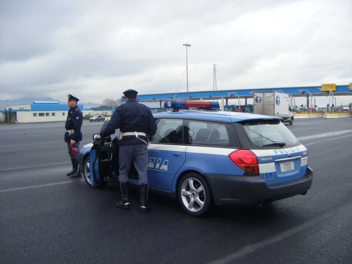 Polizia: 137 volanti sprecate per 1 mln di euro