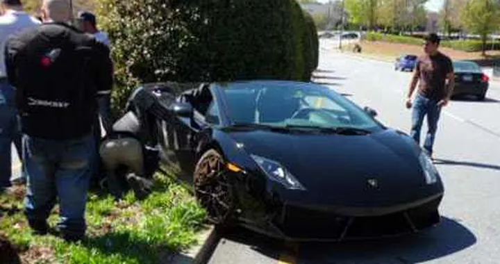 Come distruggere una Lamborghini a 30 km/h