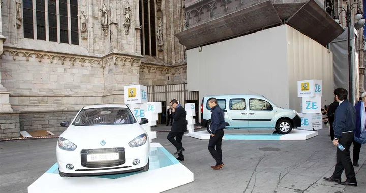 Renault ZE, al via il tour delle auto elettriche