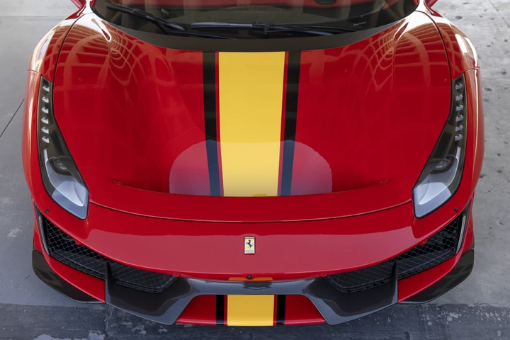 Truffa da 330mila euro, Ferrari e Porsche mai consegnate
