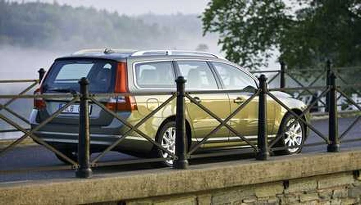 Sesso in auto, purché sia una Volvo
