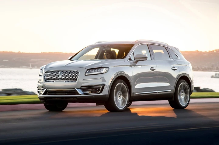 Lincoln Nautilus 2018: immagini ufficiali