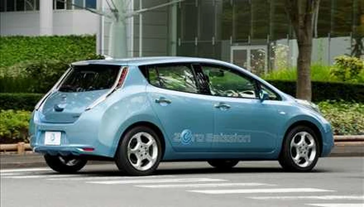 Auto elettrica? In crescita. Ibrida è meglio