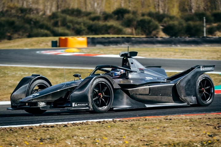 Mercedes EQ Silver Arrow 01 Formula E, test a Varano aprile 2019: immagini ufficiali