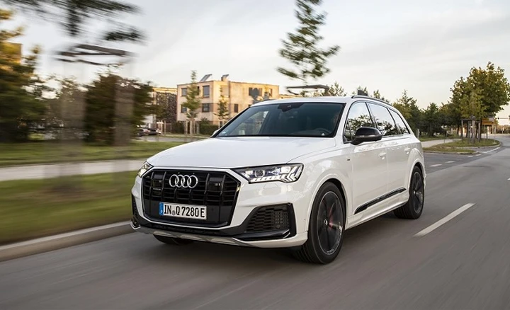 Audi Q7 TFSI e 2021: batterie, autonomia e prezzi