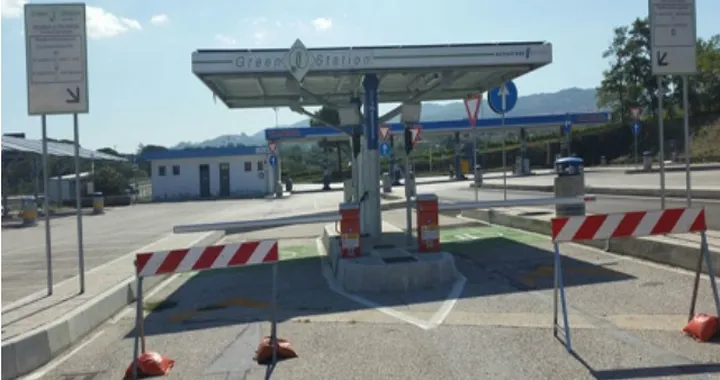 Auto elettriche: una stazione di ricarica sull'autostrada A1