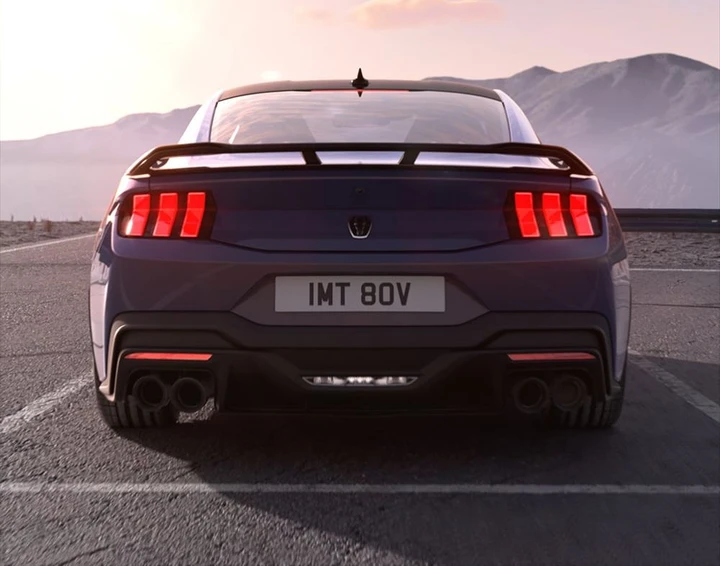 Jeremy Clarkson prova la Ford Mustang Dark Horse: opinione contrastante