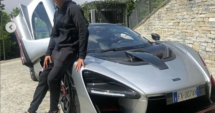 Cristiano Ronaldo “paparazzato” con la sua McLaren Senna