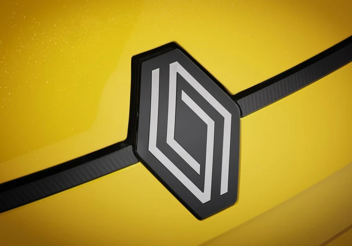 Renault: stime al ribasso e nuove strategie per il 2025