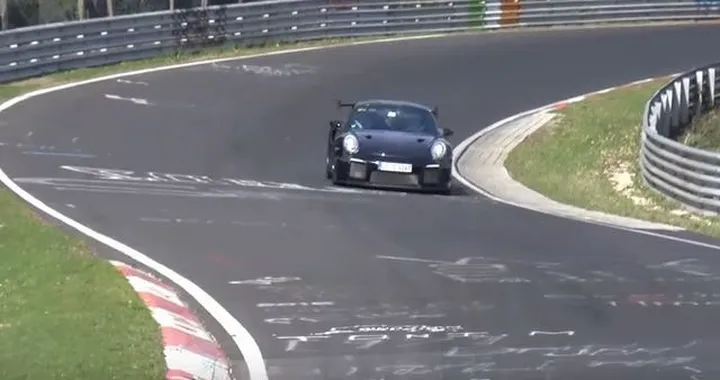 La nuova Porsche 911 GT2 RS avvistata al Nurburgring