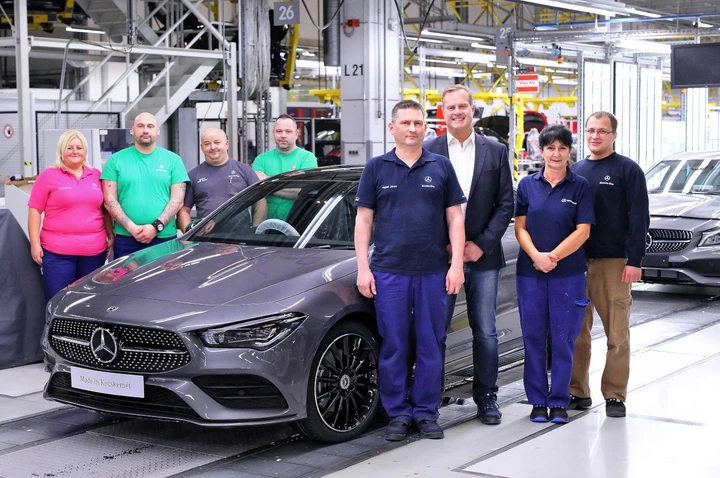 Mercedes CLA Edition 1 2019, le fasi di produzione a Kecskemét: immagini ufficiali