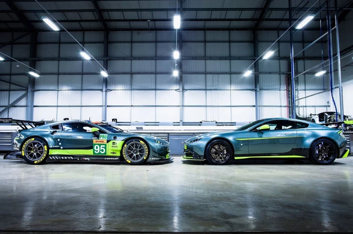 Aston Martin Vantage GT8: immagini ufficiali
