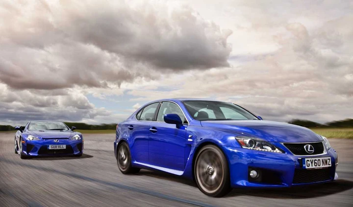 Lexus:  LF-A e IS-F si sfidano in un video