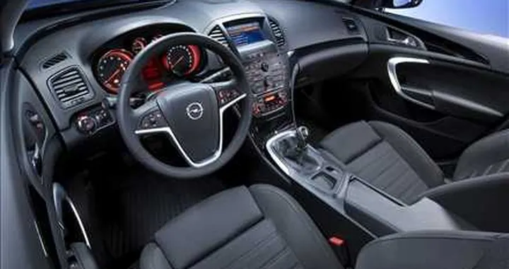 Italiani: una vita in auto e... son dolori!