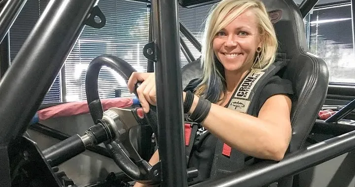 Addio a Jessi Combs, la donna più veloce del mondo