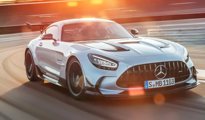 Mercedes-AMG GT Black Series: svelato il bolide da 730 CV