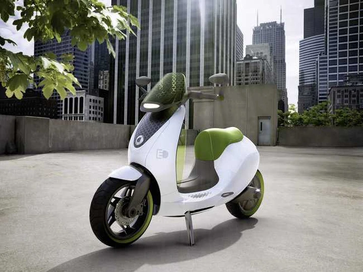 Smart e-scooter: a Parigi su due ruote