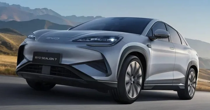 BYD vende oltre 100.000 veicoli esteri: prima volta sopra la Cina