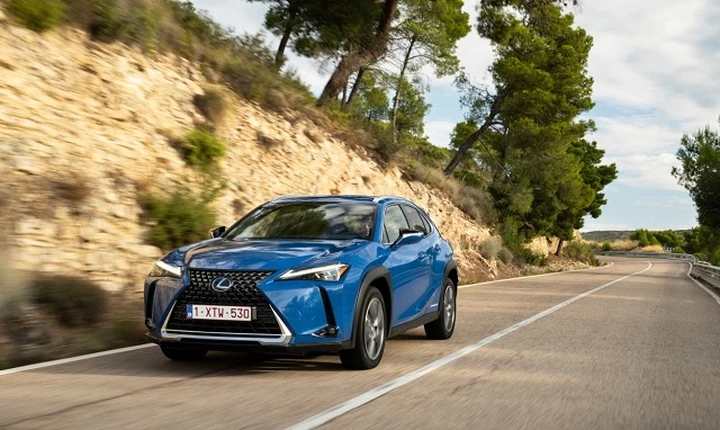 Lexus UX 300e: caratteristiche, batterie, autonomia, debutto in Europa